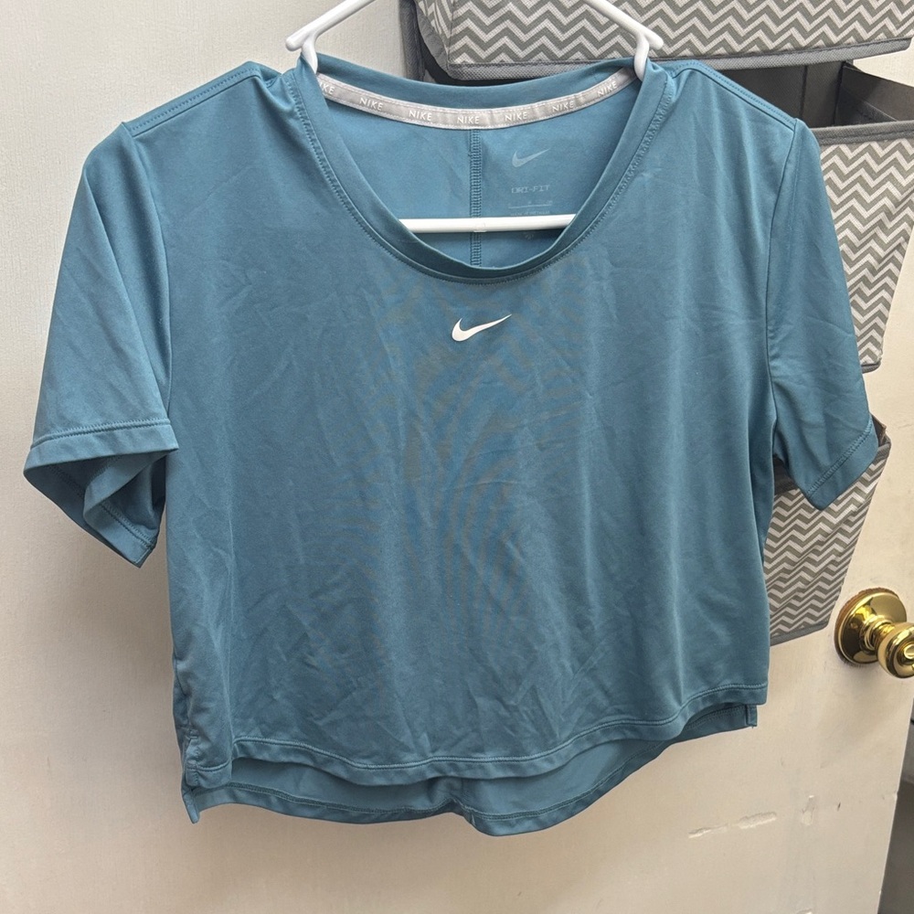 Nike Women's Teal Short Sleeve Tee